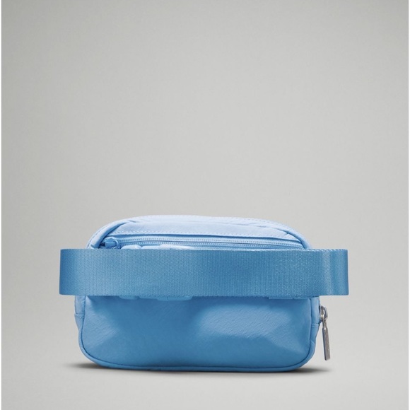 LULULEMON AERO BLUE 1L BELT BAG - Picture 2 of 12